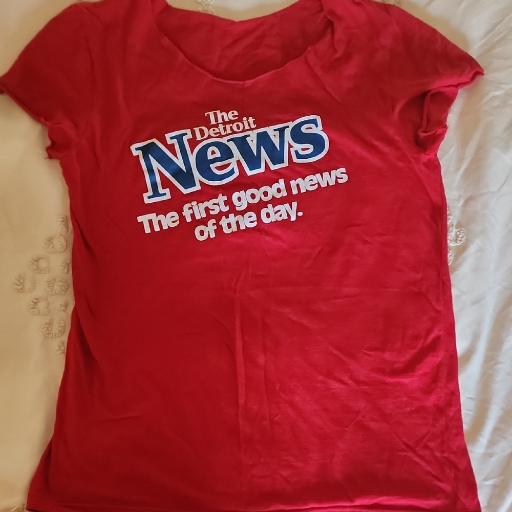 Vintage Red Detroit News Graphic T-Shirt